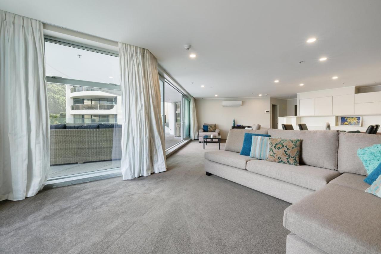 Oceanside Apartment With Garden Views Mount Maunganui Exterior foto