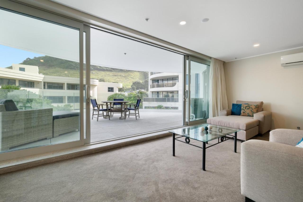 Oceanside Apartment With Garden Views Mount Maunganui Exterior foto