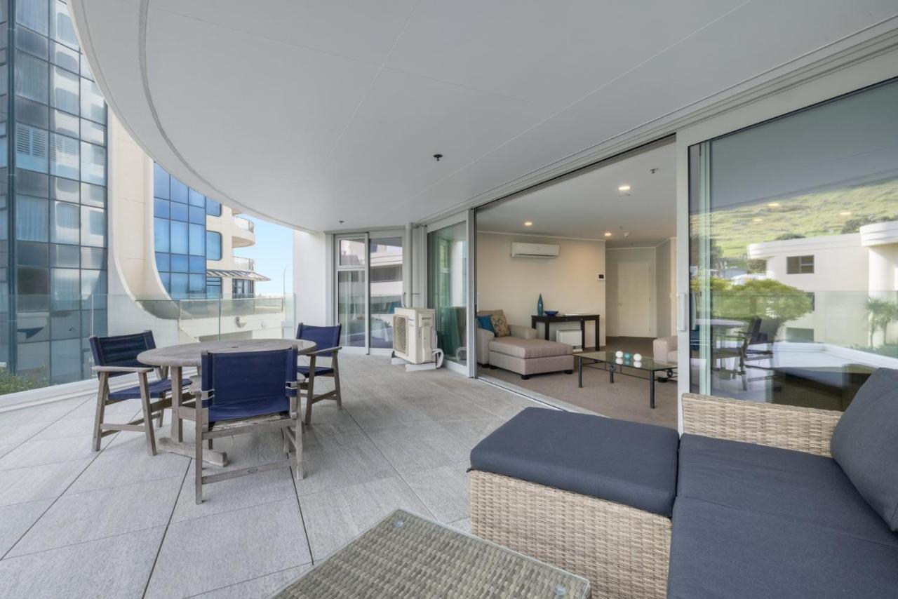 Oceanside Apartment With Garden Views Mount Maunganui Exterior foto